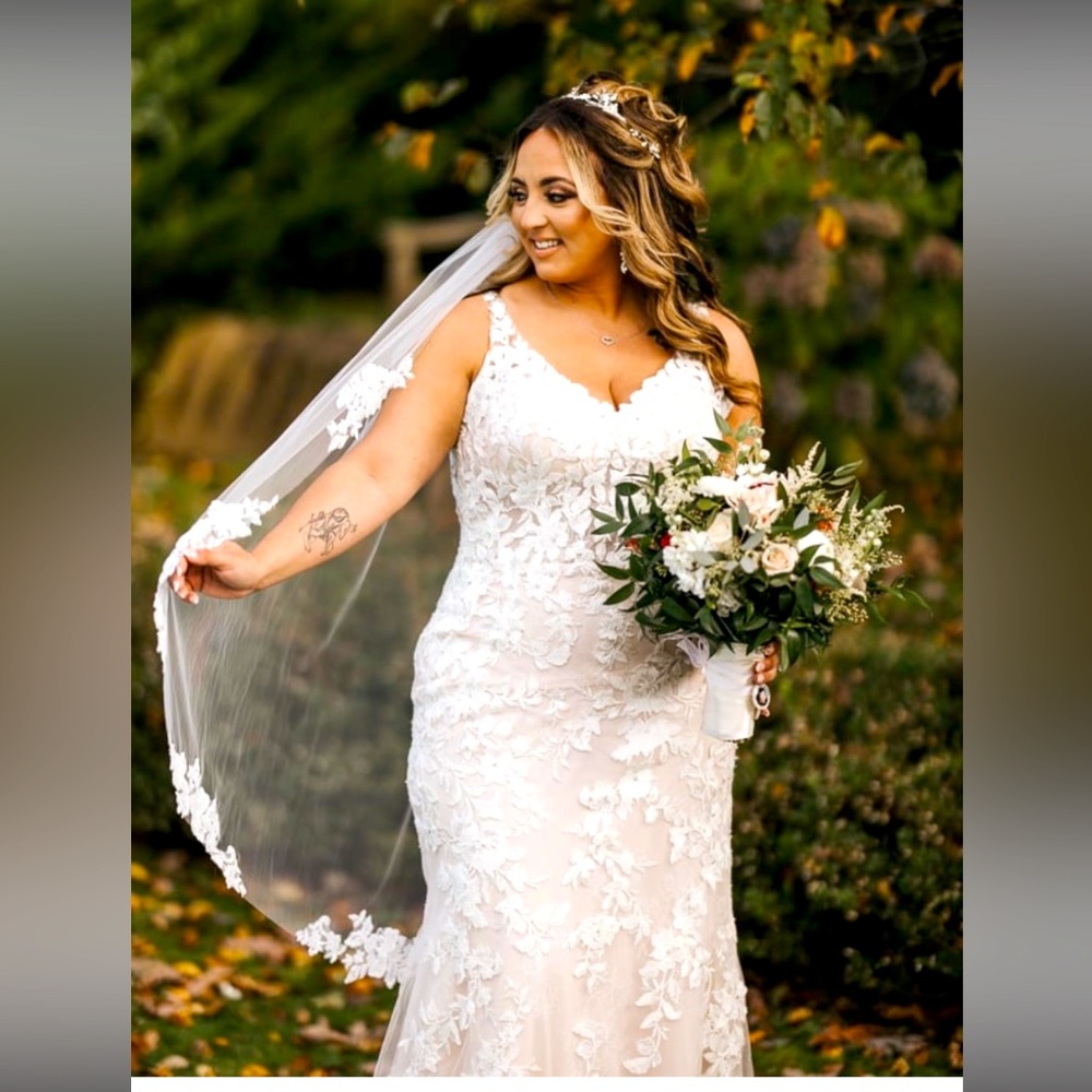 BRIDAL VEIL